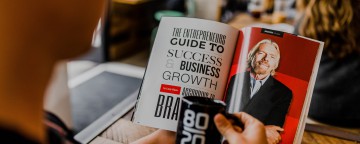 Uitbesteding om maximaal te focussen op jouw onderneming Lees hier hoe succesvolle CEO’s via slimme uitbesteding de focus op hun onderneming behouden